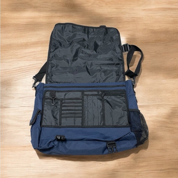 West Virginia University Computer Messenger Bag Crossbody Handheld Canvas - Picture 3 of 8